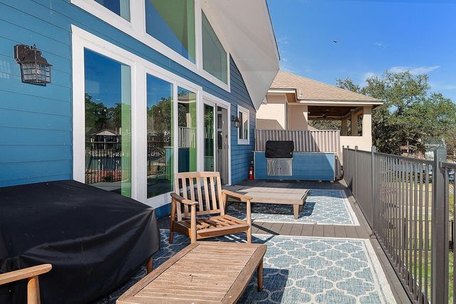 11403 Twain Drive, Montgomery, TX 77356