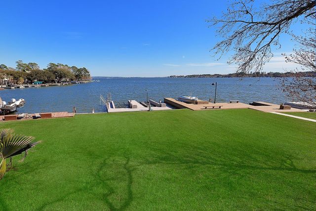 11403 Twain Drive, Montgomery, TX 77356