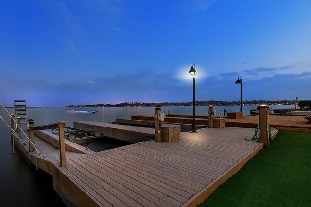 11403 Twain Drive, Montgomery, TX 77356