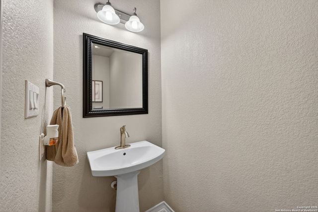 3934 woodbridge, San Antonio, TX 78257