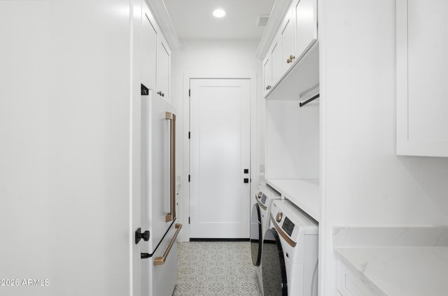 608 W RESTIN Road, Phoenix, AZ 85086