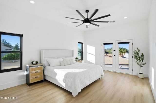 608 W RESTIN Road, Phoenix, AZ 85086