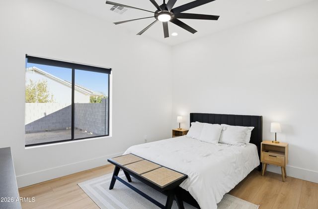 608 W RESTIN Road, Phoenix, AZ 85086