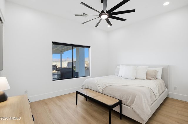 608 W RESTIN Road, Phoenix, AZ 85086