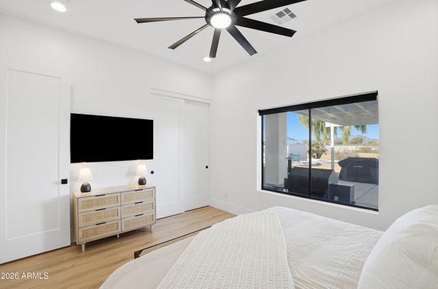 608 W RESTIN Road, Phoenix, AZ 85086