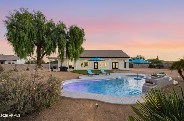 608 W RESTIN Road, Phoenix, AZ 85086