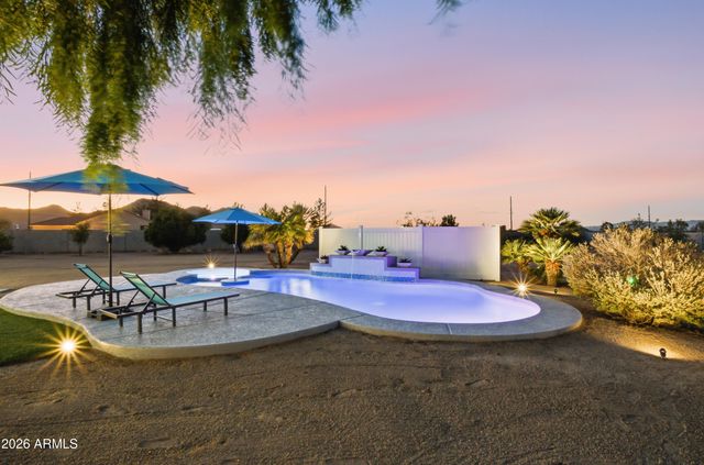 608 W RESTIN Road, Phoenix, AZ 85086