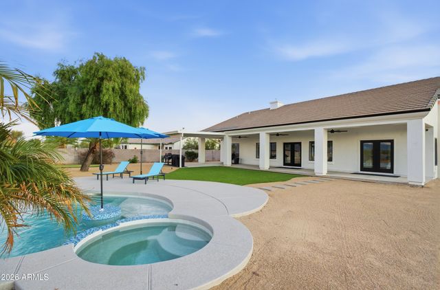 608 W RESTIN Road, Phoenix, AZ 85086