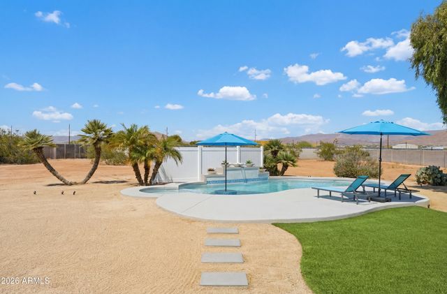 608 W RESTIN Road, Phoenix, AZ 85086