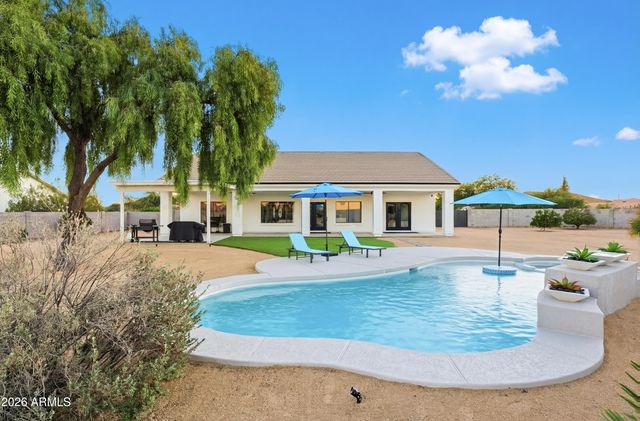 608 W RESTIN Road, Phoenix, AZ 85086