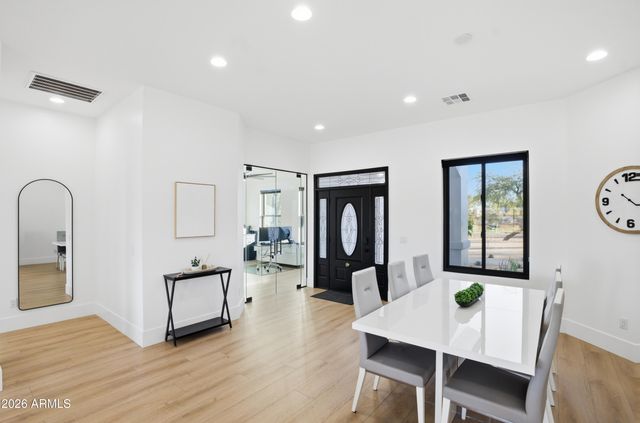 608 W RESTIN Road, Phoenix, AZ 85086