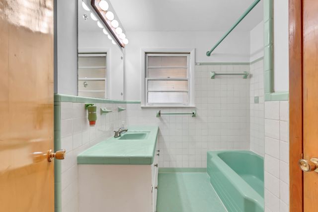 126 Lexington Dr, Clarksville, TN 37042