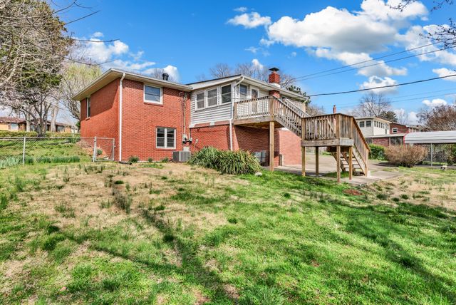 126 Lexington Dr, Clarksville, TN 37042