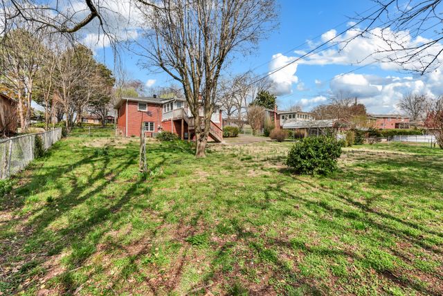 126 Lexington Dr, Clarksville, TN 37042