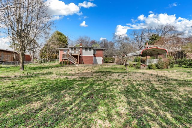 126 Lexington Dr, Clarksville, TN 37042