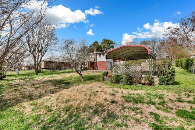 126 Lexington Dr, Clarksville, TN 37042