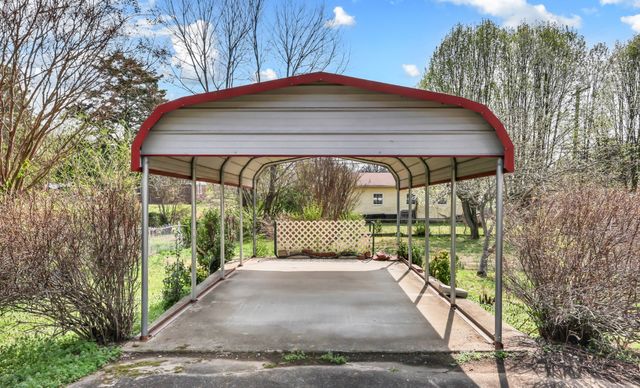 126 Lexington Dr, Clarksville, TN 37042