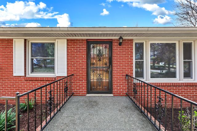 126 Lexington Dr, Clarksville, TN 37042