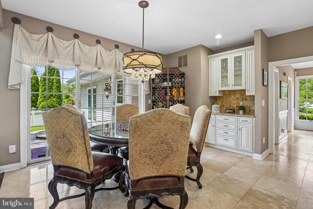 21 BROOKWOOD RD, Mount Laurel, NJ 08054