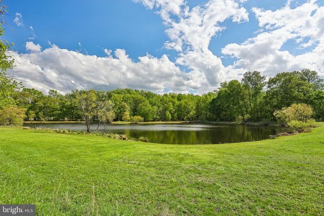 21 BROOKWOOD RD, Mount Laurel, NJ 08054