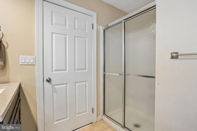 21 BROOKWOOD RD, Mount Laurel, NJ 08054