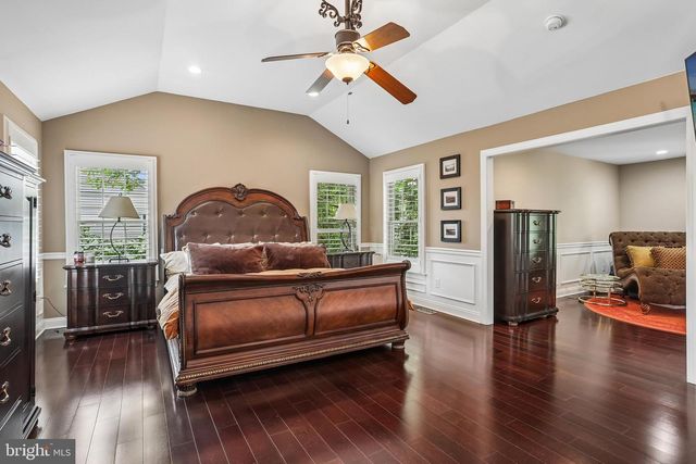 21 BROOKWOOD RD, Mount Laurel, NJ 08054