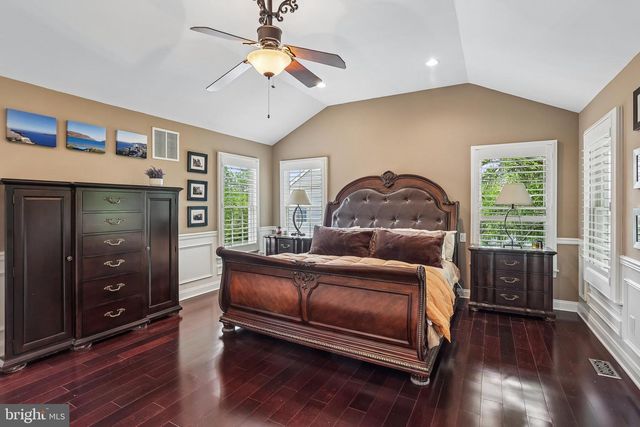 21 BROOKWOOD RD, Mount Laurel, NJ 08054