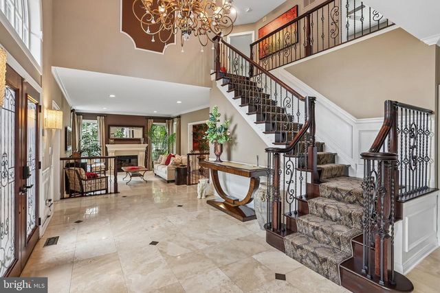 21 BROOKWOOD RD, Mount Laurel, NJ 08054