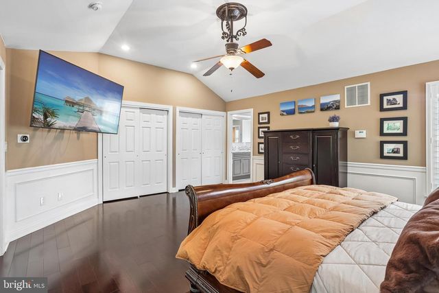 21 BROOKWOOD RD, Mount Laurel, NJ 08054