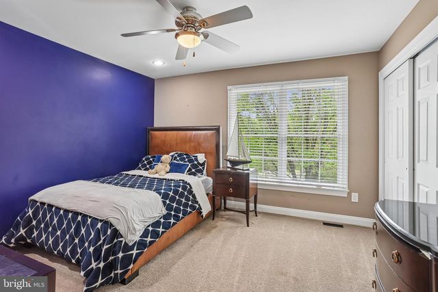 21 BROOKWOOD RD, Mount Laurel, NJ 08054