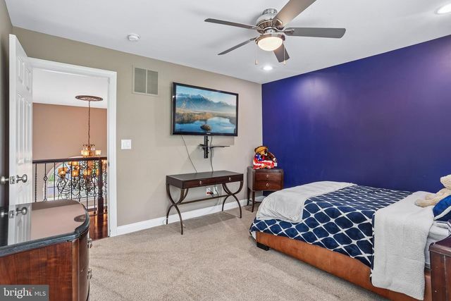 21 BROOKWOOD RD, Mount Laurel, NJ 08054