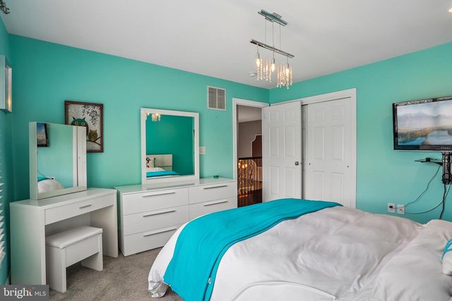 21 BROOKWOOD RD, Mount Laurel, NJ 08054