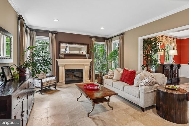 21 BROOKWOOD RD, Mount Laurel, NJ 08054