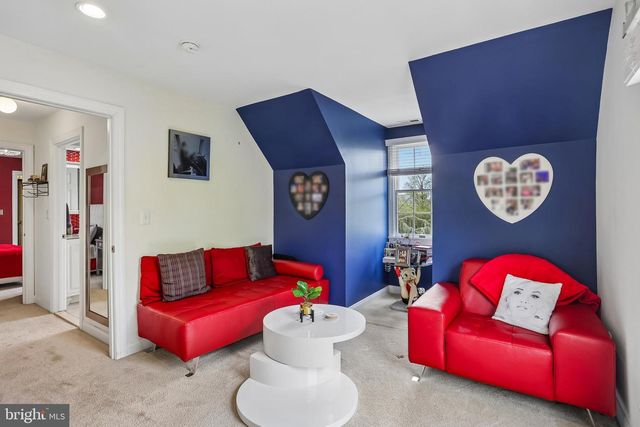 21 BROOKWOOD RD, Mount Laurel, NJ 08054