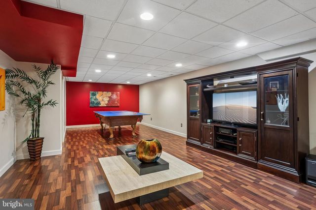 21 BROOKWOOD RD, Mount Laurel, NJ 08054