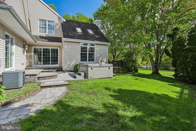 21 BROOKWOOD RD, Mount Laurel, NJ 08054