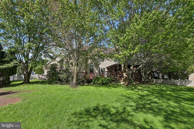 21 BROOKWOOD RD, Mount Laurel, NJ 08054