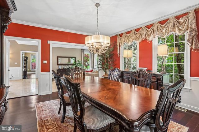 21 BROOKWOOD RD, Mount Laurel, NJ 08054