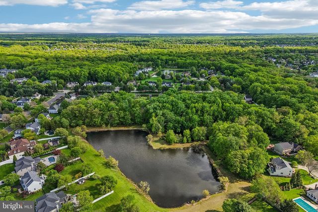 21 BROOKWOOD RD, Mount Laurel, NJ 08054