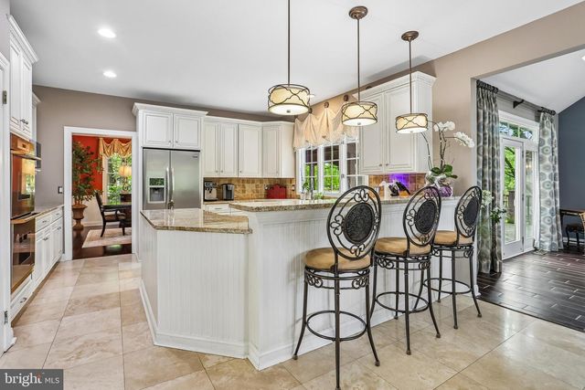 21 BROOKWOOD RD, Mount Laurel, NJ 08054