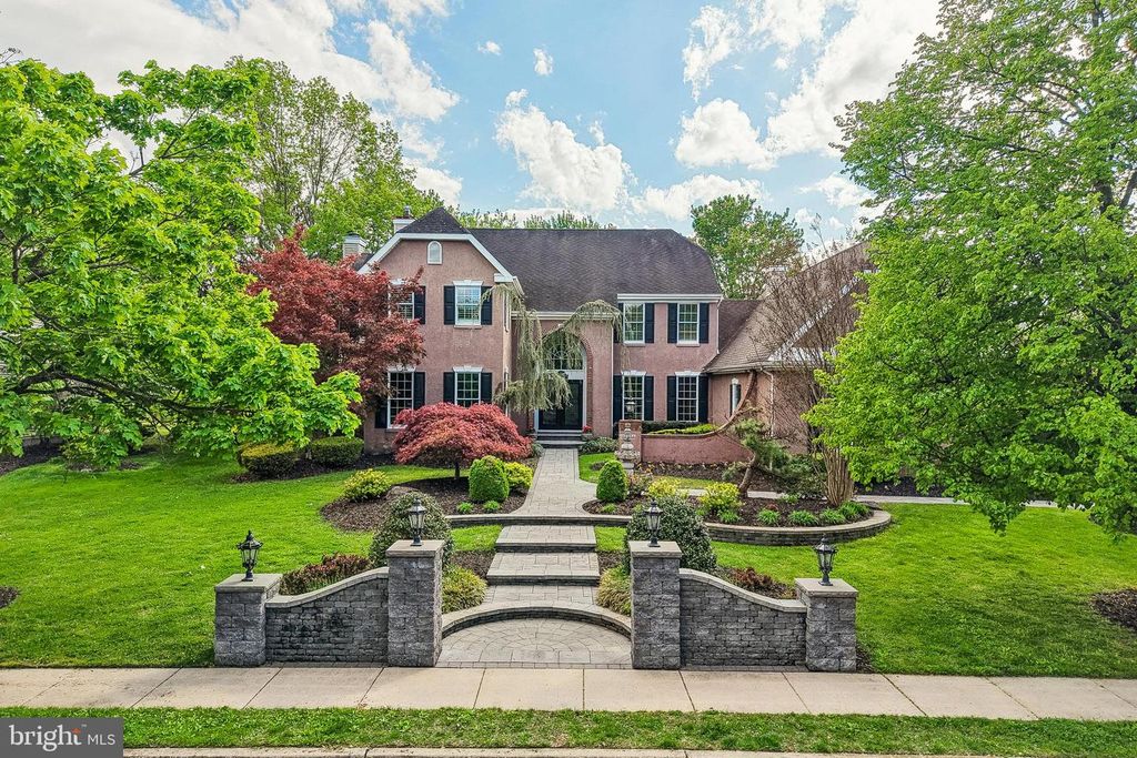 21 BROOKWOOD RD, Mount Laurel, NJ 08054