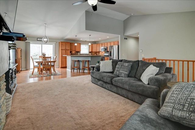 615 Hoel Avenue, Stoughton, WI 53589