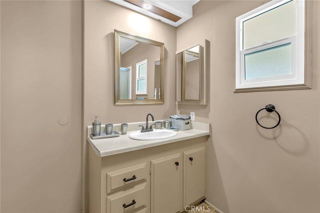 39 Via Entrada, Tustin, CA 92780
