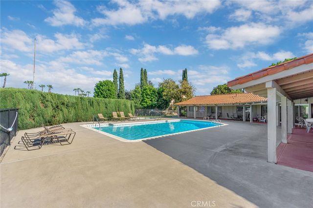 39 Via Entrada, Tustin, CA 92780