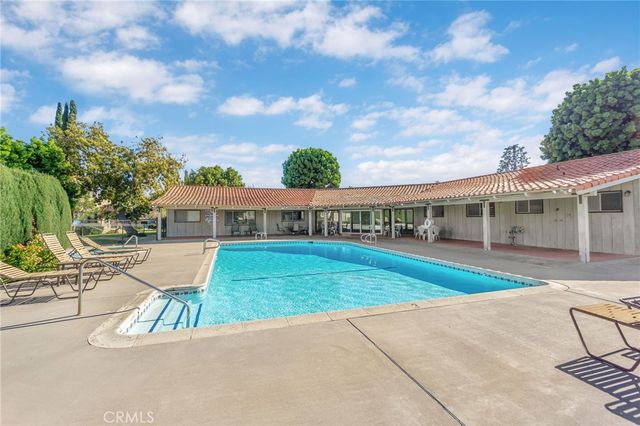 39 Via Entrada, Tustin, CA 92780