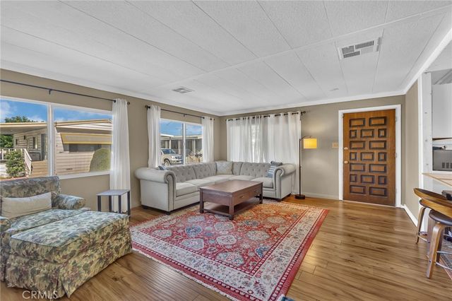 39 Via Entrada, Tustin, CA 92780