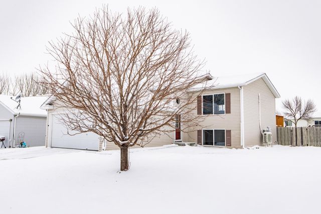 105 Evergreen Circle, West Fargo, ND 58078