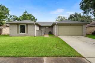 2803 N Brompton Drive, Pearland, TX 77584