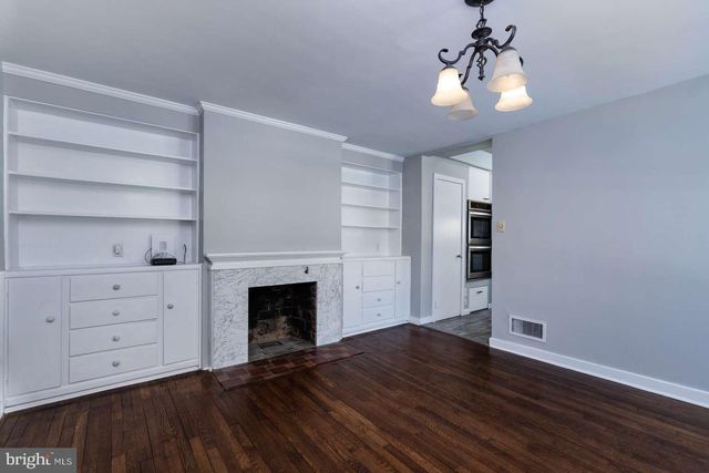 2926 PARKSIDE LN, Harrisburg, PA 17110