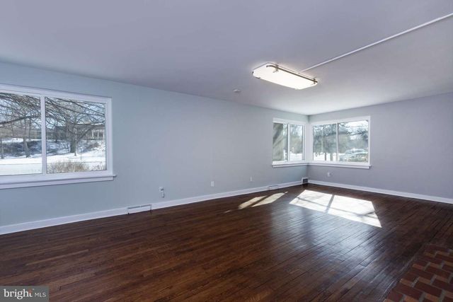 2926 PARKSIDE LN, Harrisburg, PA 17110